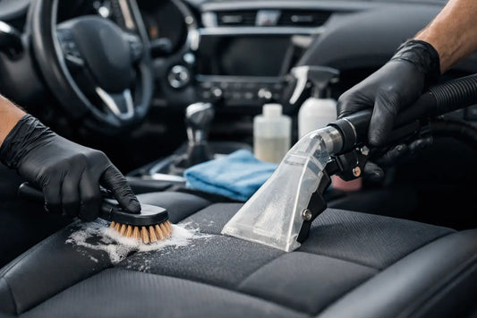 Guida lavaggio interni auto senza danni